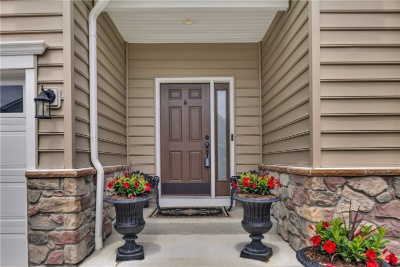 303 Jefferson Ln — photo 3