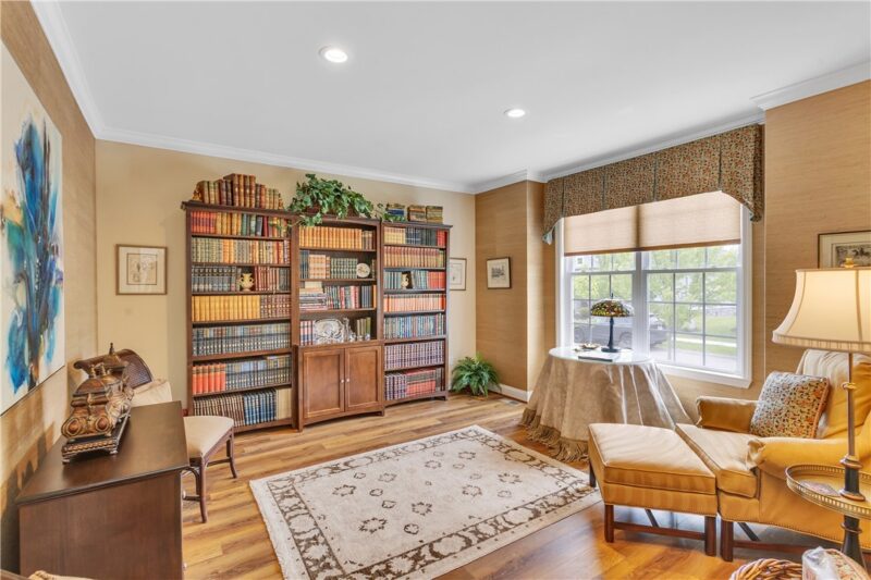 303 Jefferson Ln — photo 8