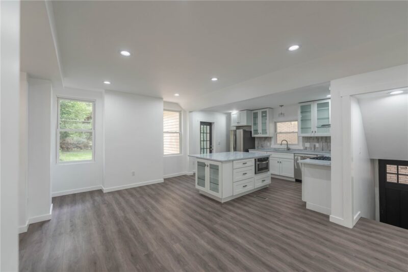6334 Forward Ave — photo 8