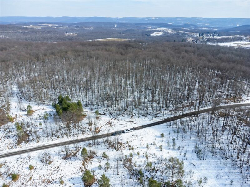 660 Clinton Rd — photo 8