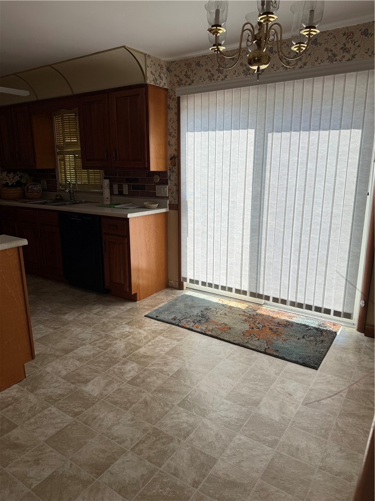 432 Violet Dr — photo 8