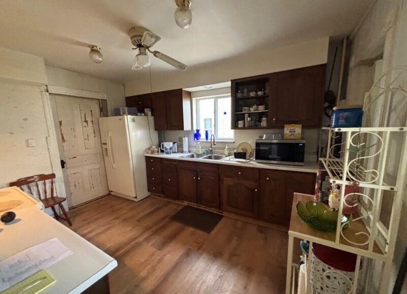 1127 Sycamore St — photo 3