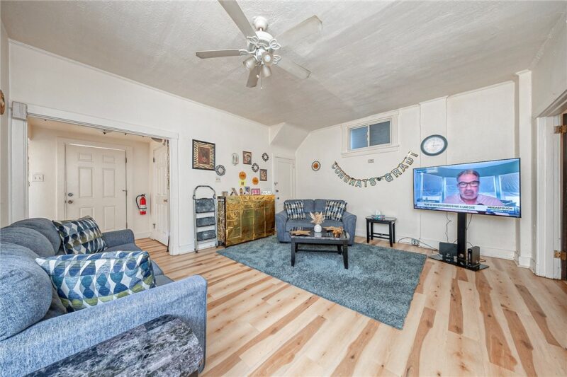 2361 Brownsville Rd — photo 4