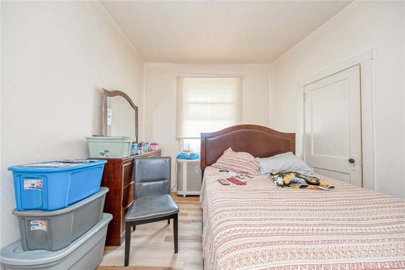 2361 Brownsville Rd — photo 8