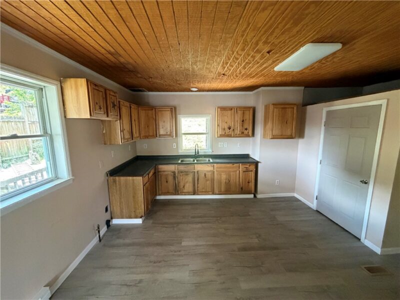 1119 Lincoln — photo 4