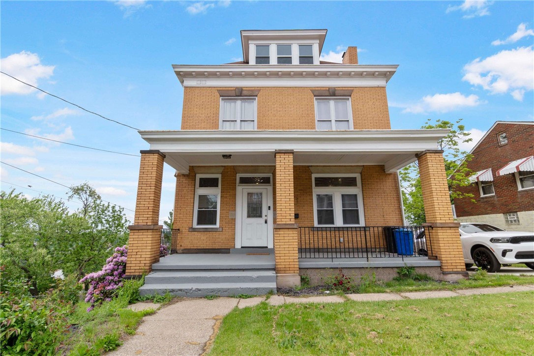 118 Stewart Ave — photo 1