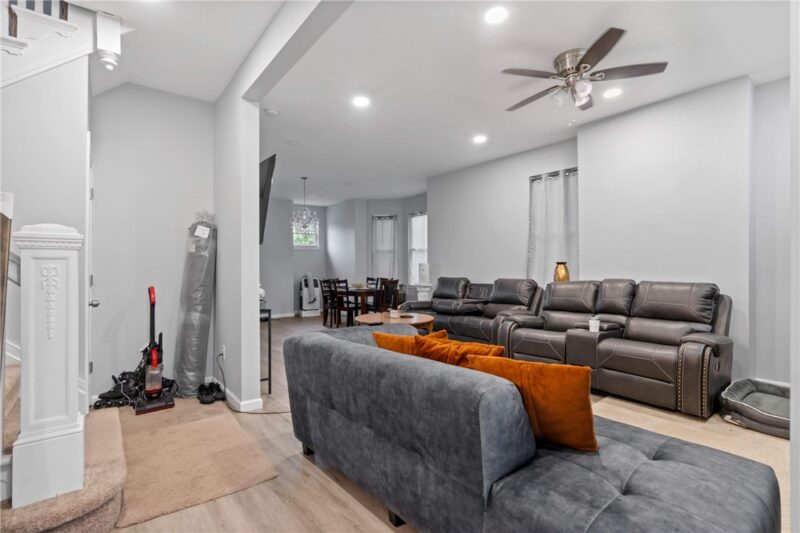118 Stewart Ave — photo 4