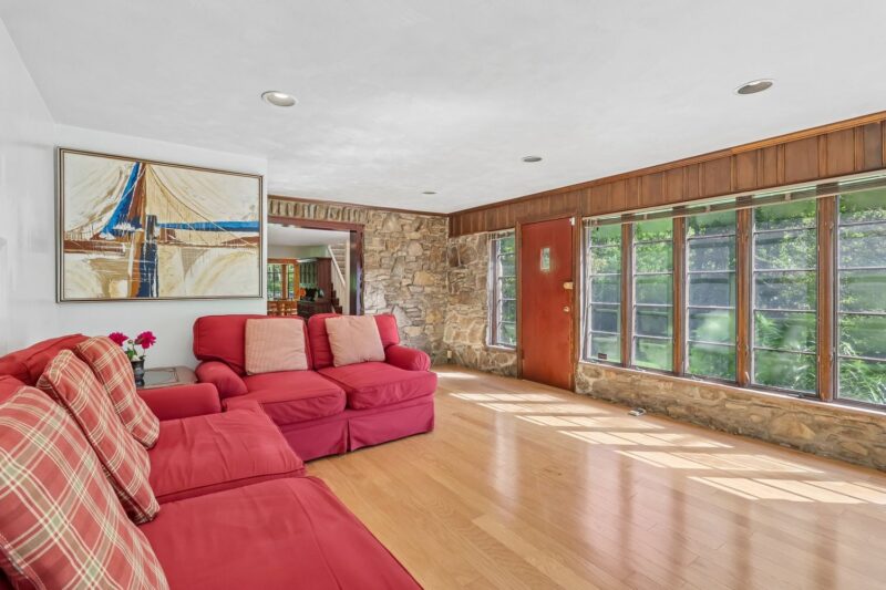 550 Rosecrest DRIVE — photo 7