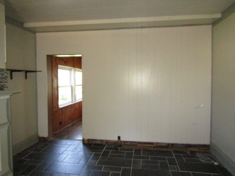 221 S 4th St — photo 8