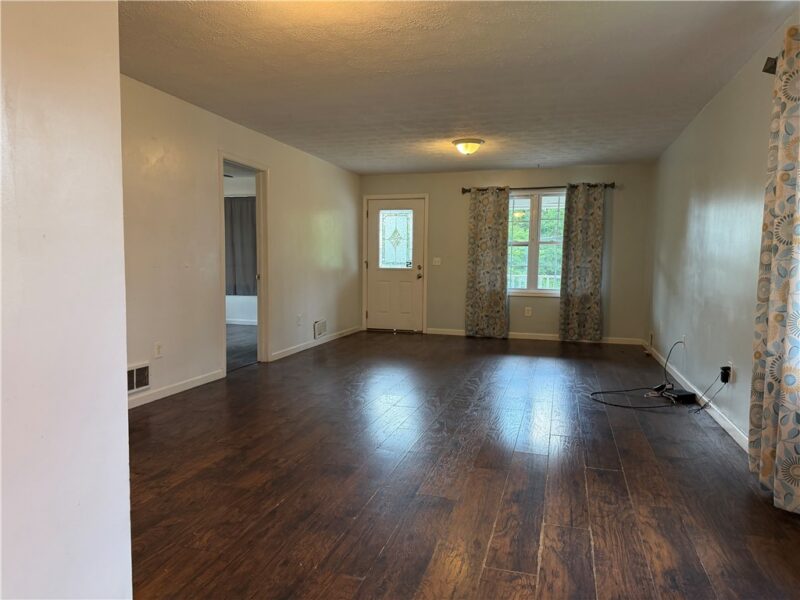 133 W Cooper St — photo 2