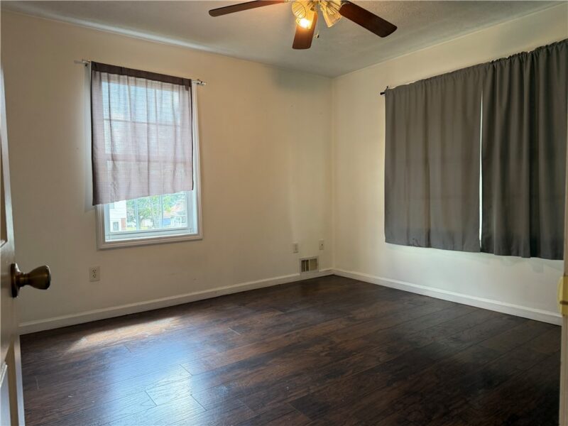 133 W Cooper St — photo 4