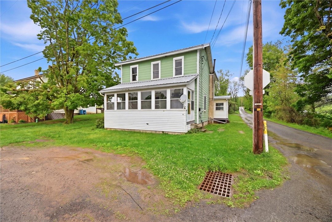 3995 Maple St — photo 1