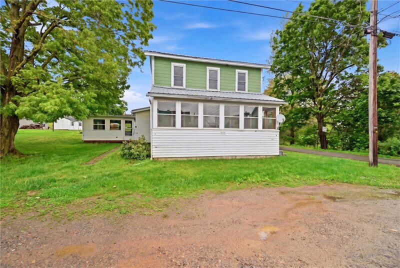 3995 Maple St — photo 2