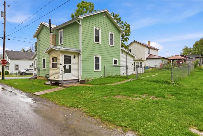3995 Maple St — photo 4