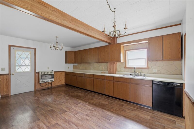 3995 Maple St — photo 5
