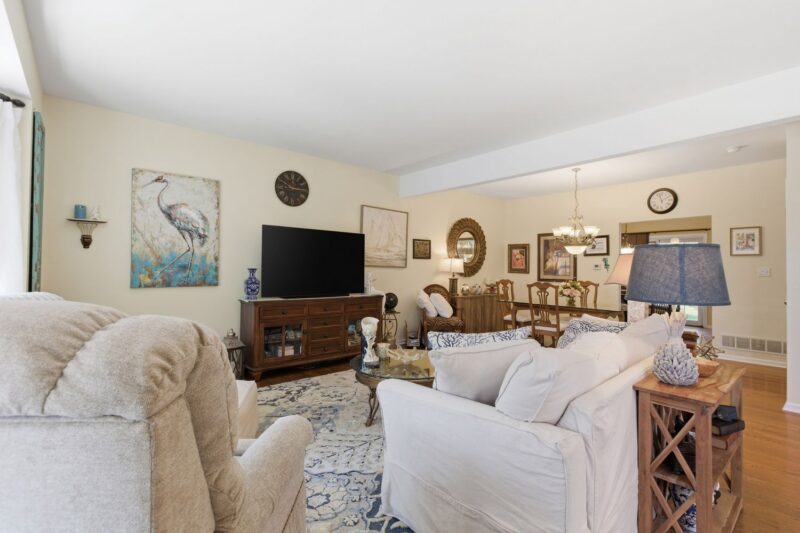102 Lenox Drive — photo 4