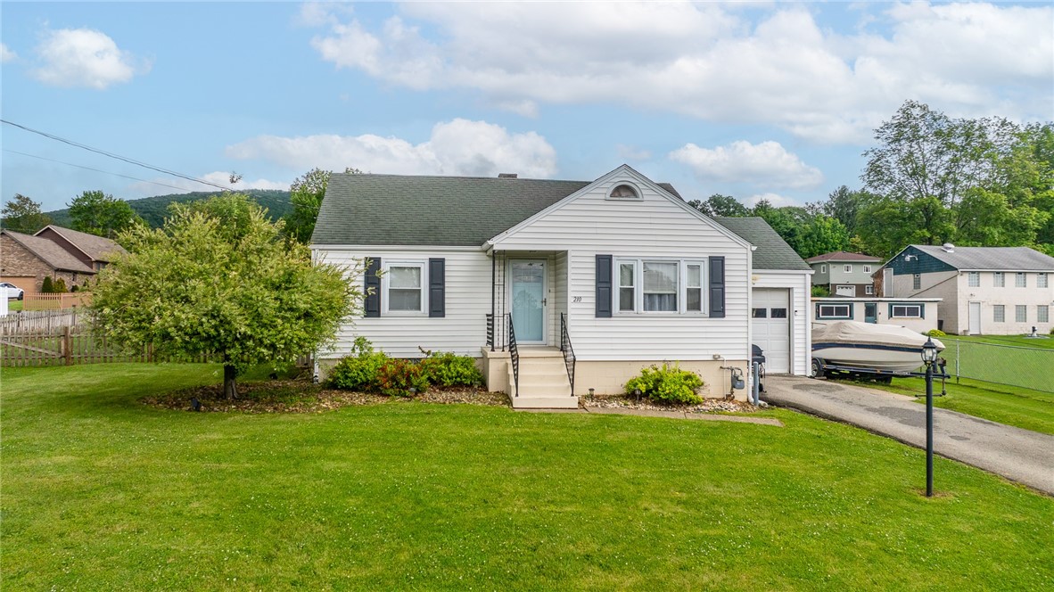 210 Hopwood Fairchance Rd — photo 1