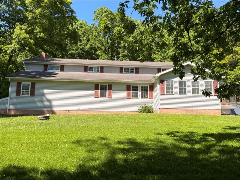 526 E River Rd — photo 2