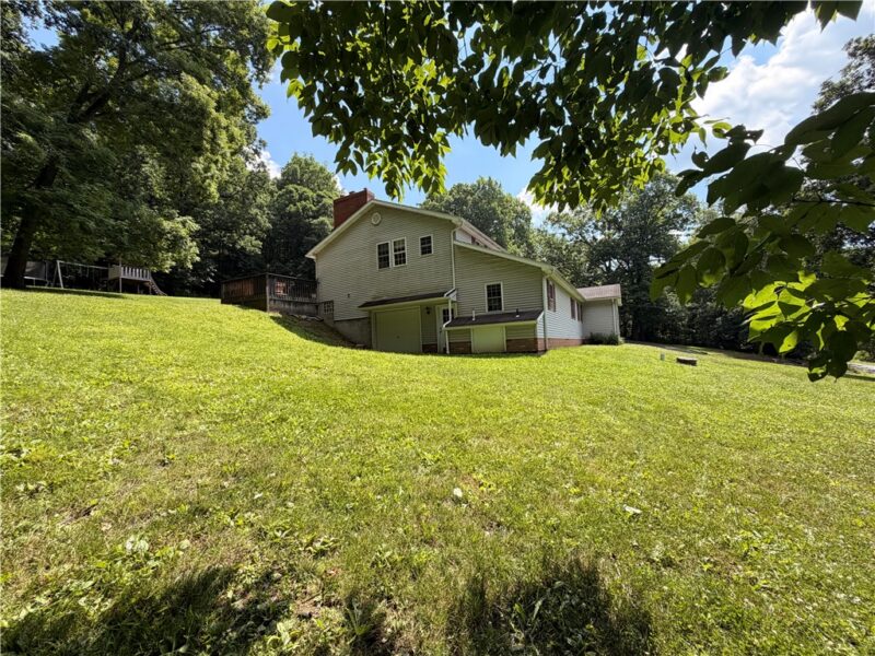 526 E River Rd — photo 5