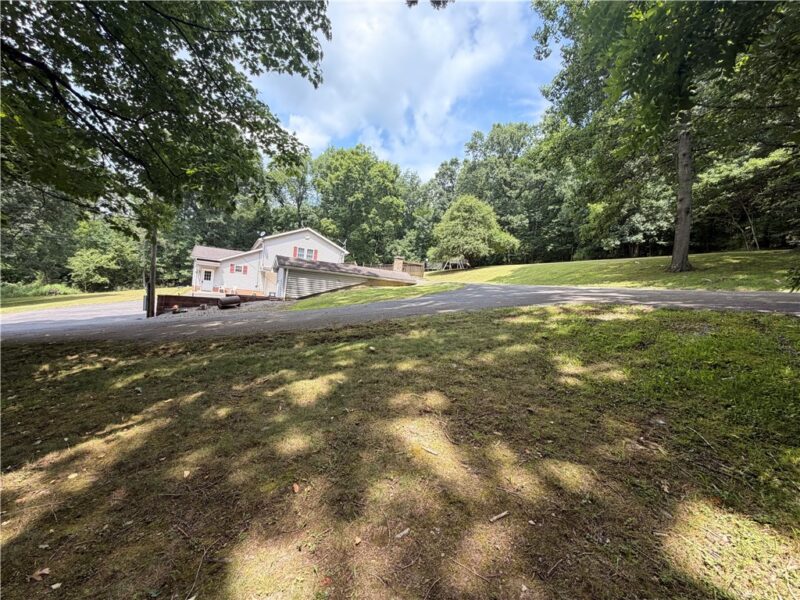 526 E River Rd — photo 6