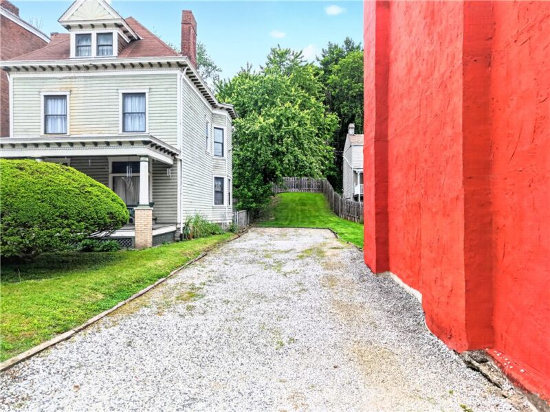 520 S Main St — photo 4