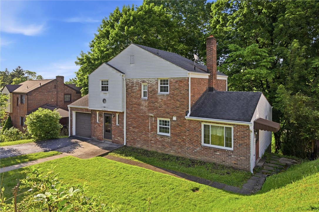 126 Columbia Dr — photo 1