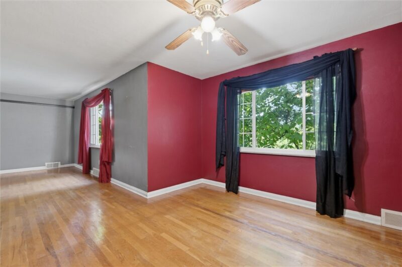 126 Columbia Dr — photo 6