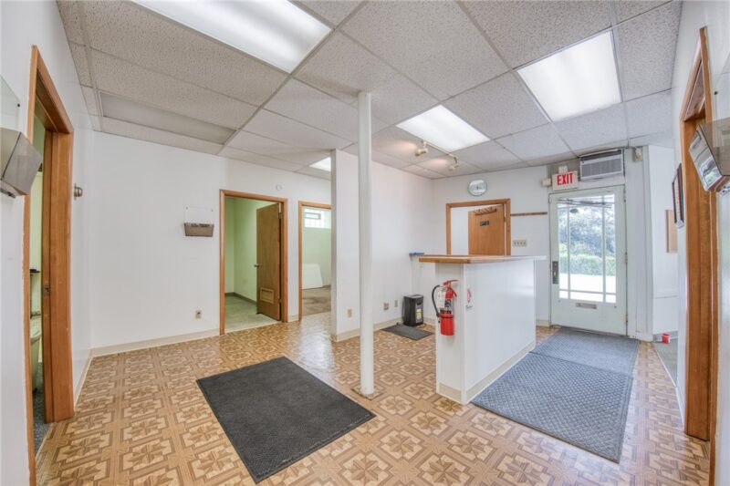 5614 Verona Rd — photo 3