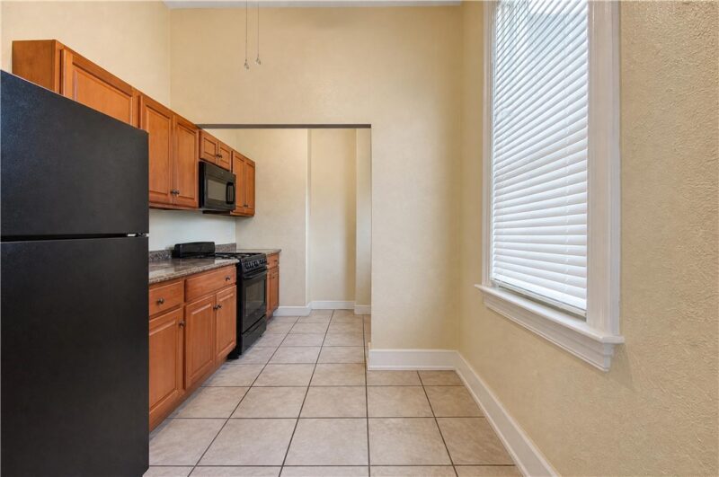 323 Chestnut St — photo 8