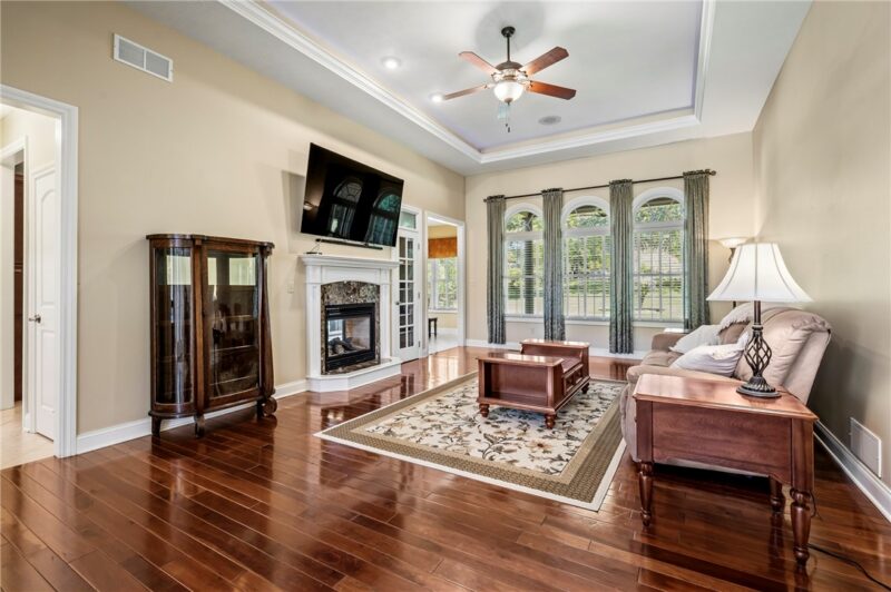 126 Lipinwood Drive — photo 5