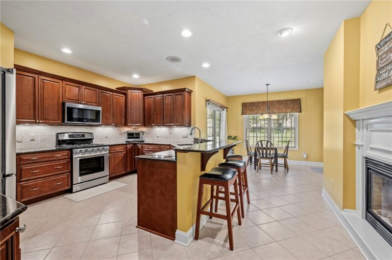 126 Lipinwood Drive — photo 6