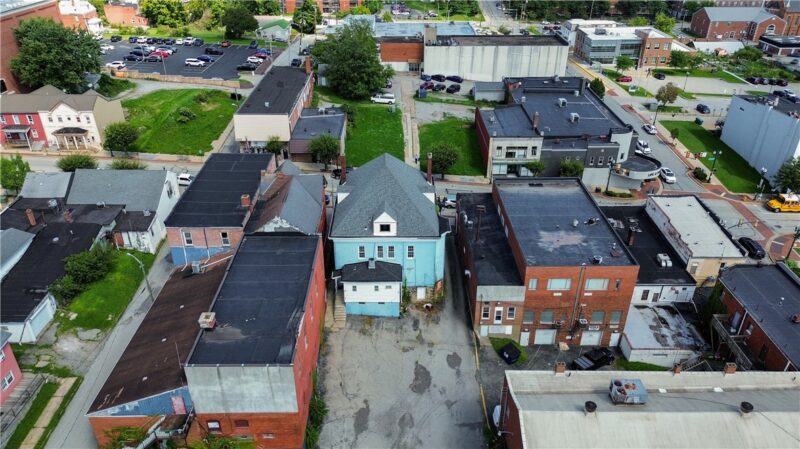127 N Main St — photo 2