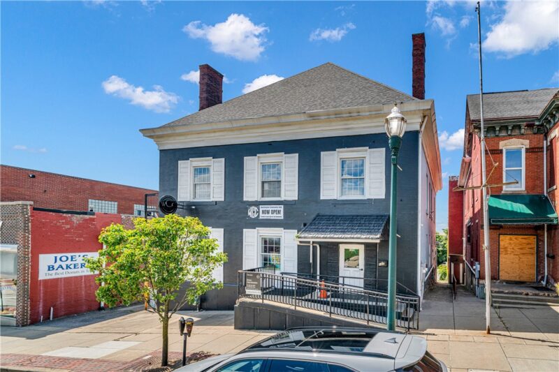 127 N Main St — photo 3