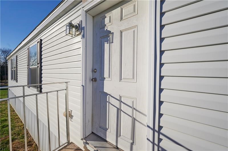 130 Brook Ln — photo 2
