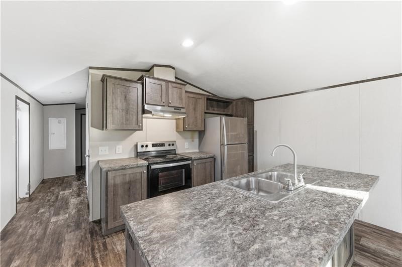 130 Brook Ln — photo 3