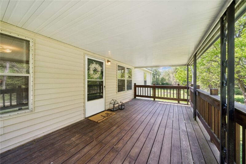 154 Thompson Rd — photo 3