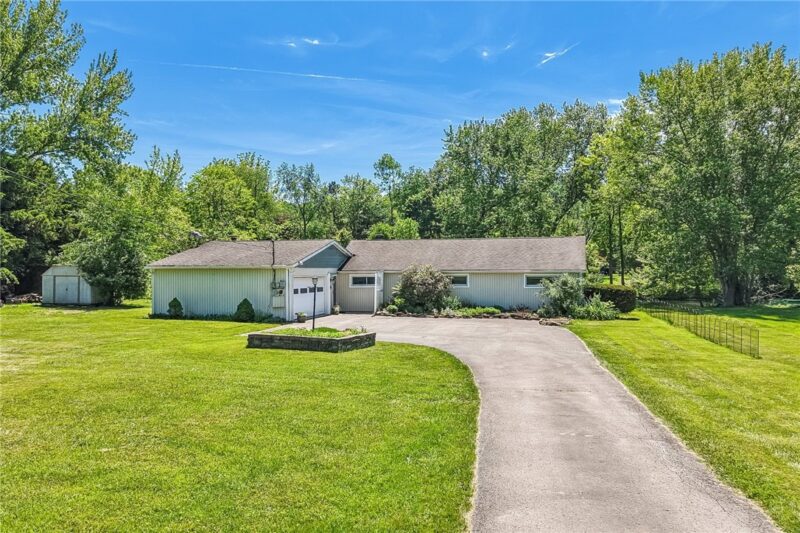 120 Lakeview Rd — photo 3