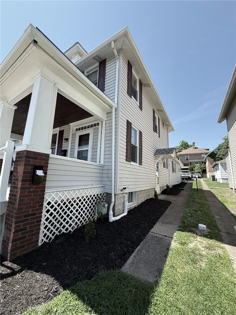 733 Speer St — photo 3