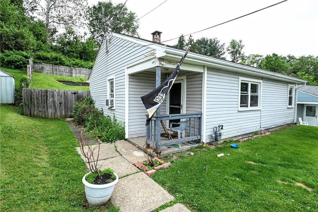 212 Dersam Street — photo 1