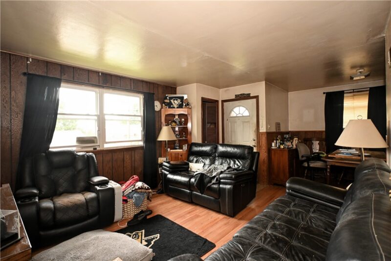 212 Dersam Street — photo 2