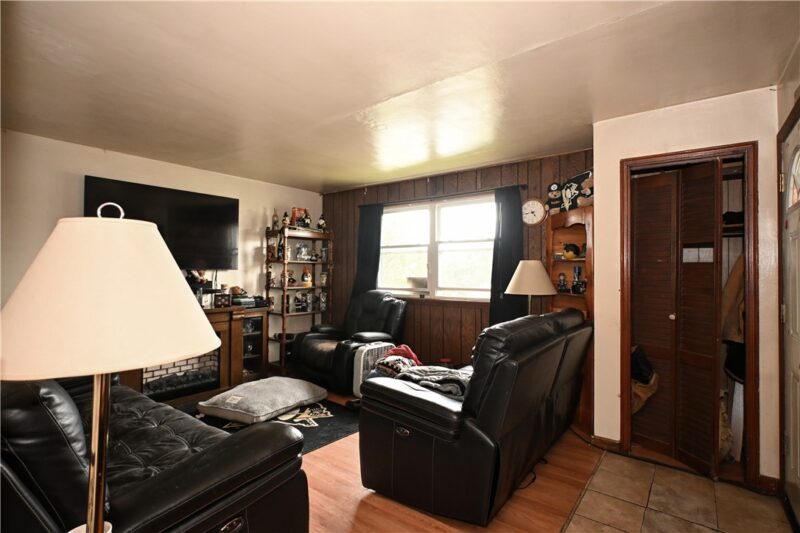 212 Dersam Street — photo 3