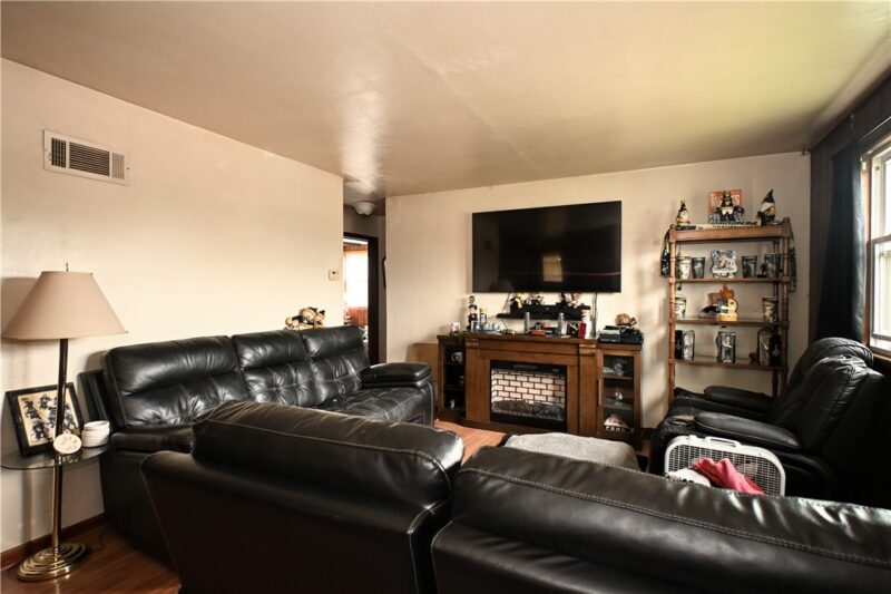 212 Dersam Street — photo 4