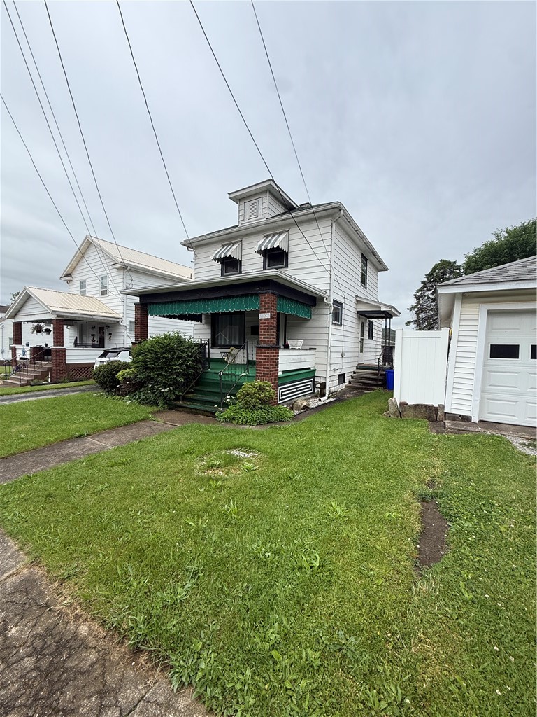 908 Hazen St — photo 1