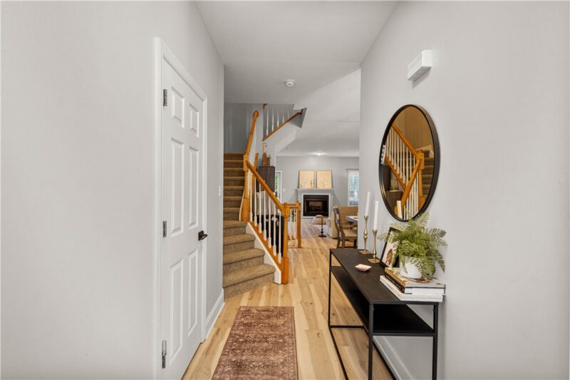 903 Royal Ct — photo 4