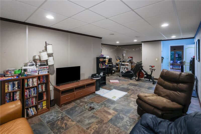 9925 Grandview Avenue — photo 7