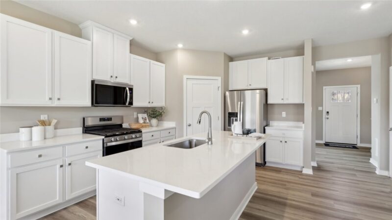 118 Victoria Drive — photo 6