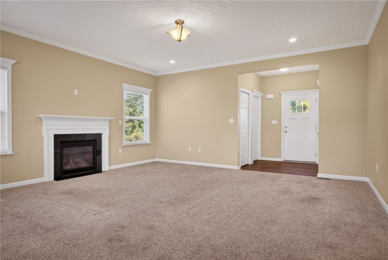 229 W Country Barn Rd — photo 8