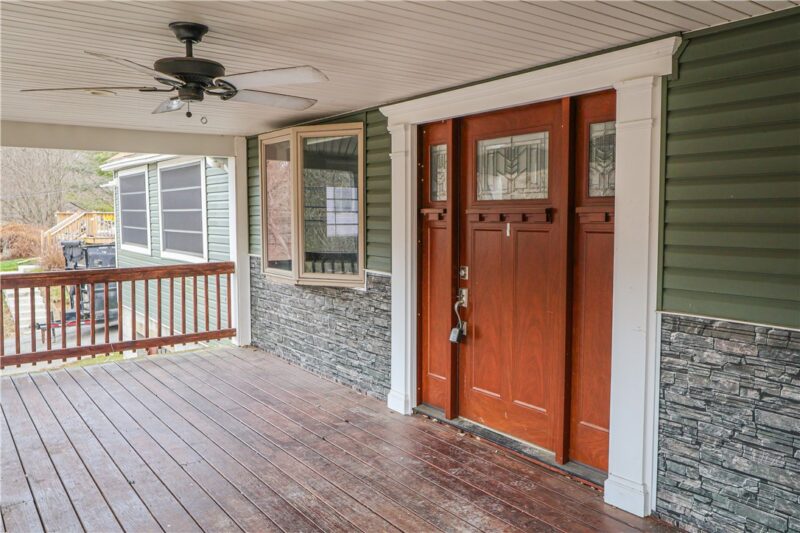 989 Blackhawk Rd — photo 3