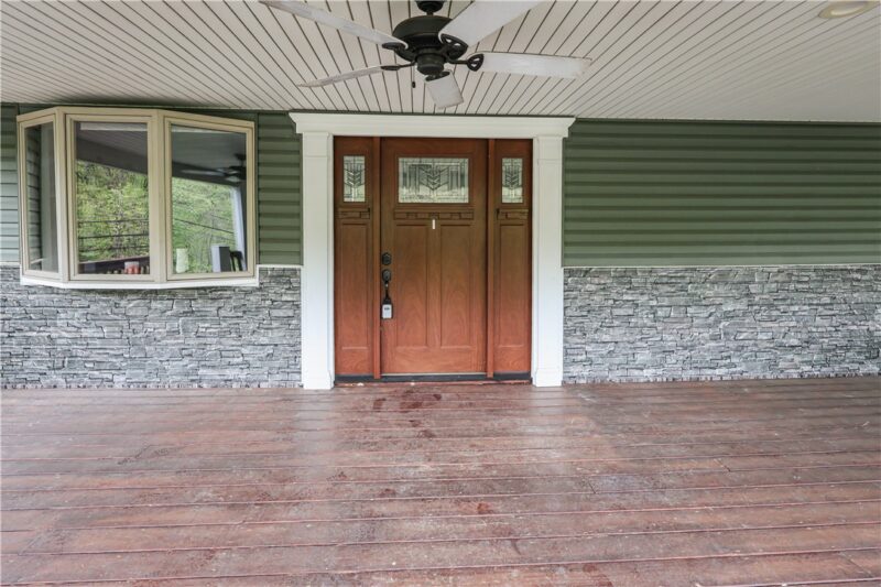 989 Blackhawk Rd — photo 4