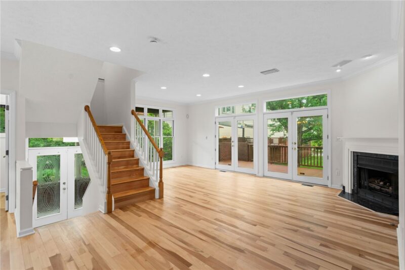 20 Waterfront Drive — photo 2